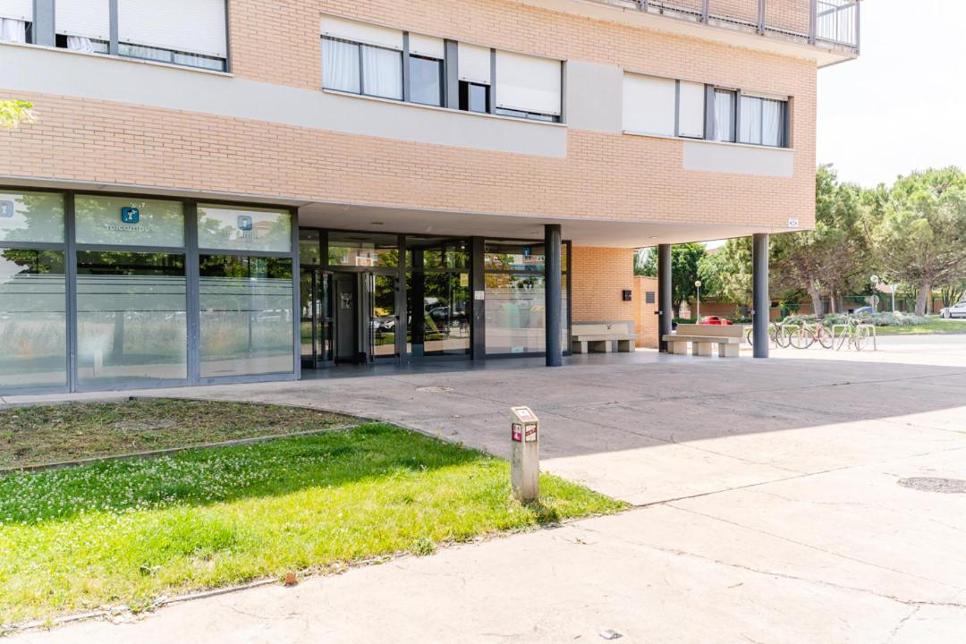 Micampus Logrono Student Residence Екстер'єр фото